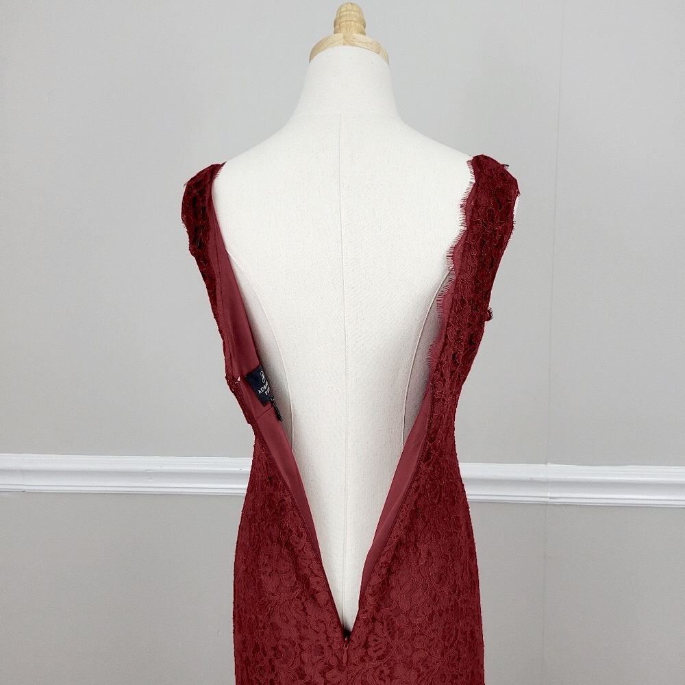 ADRIANNA PAPELL Elegant Burgandy Lace Evening Gown - Picture 4 of 7